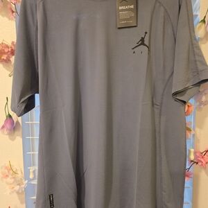 Nike Breath Men's Gray Short Sleeve Tee